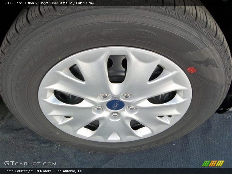 Ingot Silver Metallic / Earth Gray 2013 Ford Fusion S