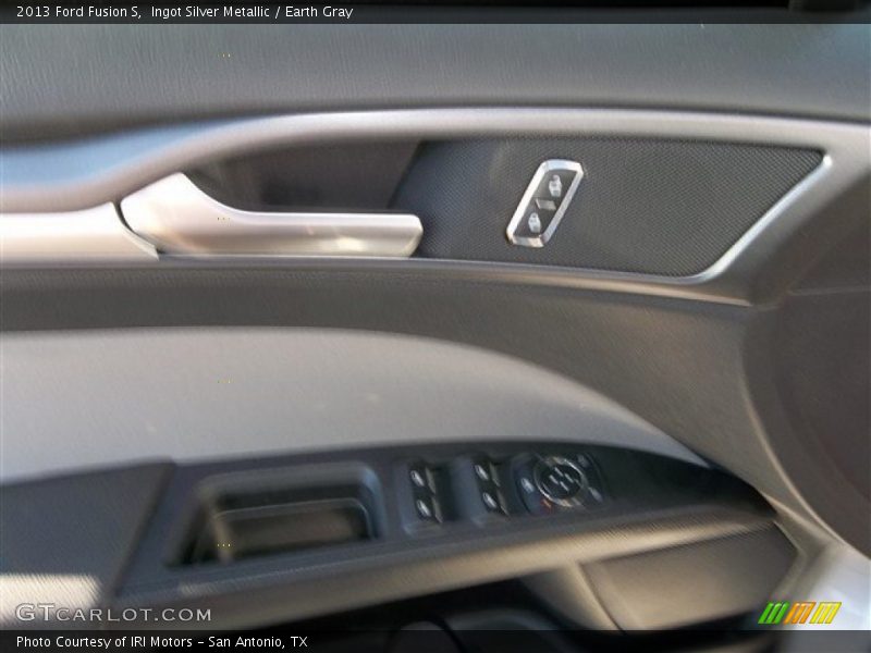 Ingot Silver Metallic / Earth Gray 2013 Ford Fusion S