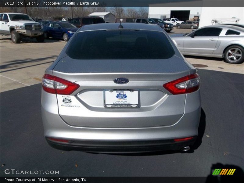 Ingot Silver Metallic / Earth Gray 2013 Ford Fusion S
