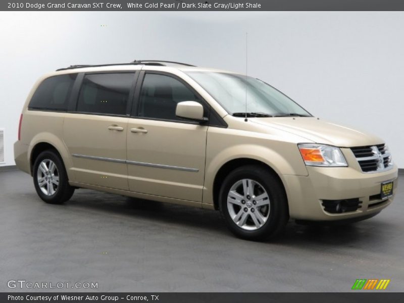 Front 3/4 View of 2010 Grand Caravan SXT Crew