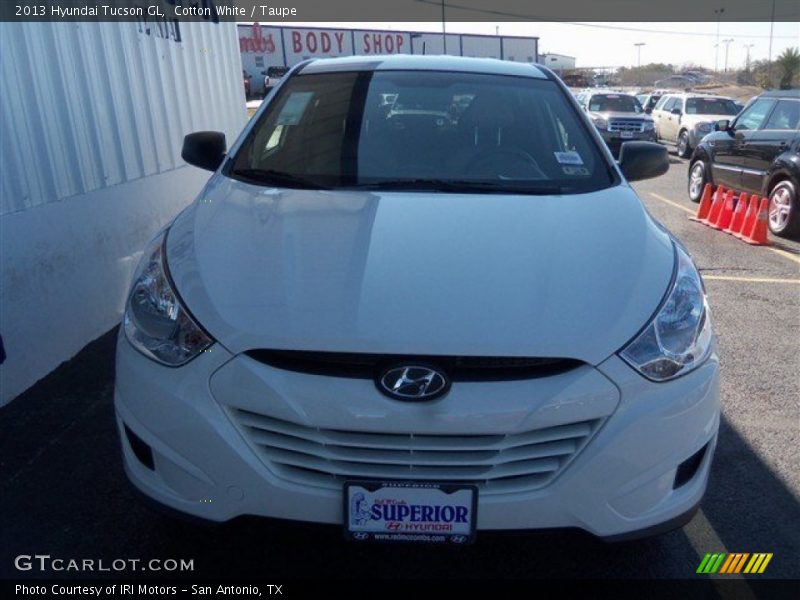 Cotton White / Taupe 2013 Hyundai Tucson GL