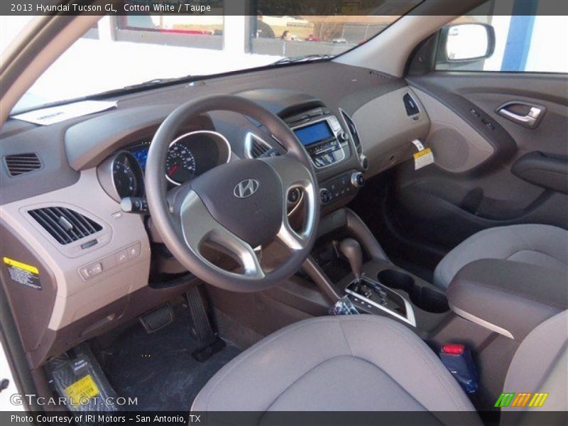 Cotton White / Taupe 2013 Hyundai Tucson GL