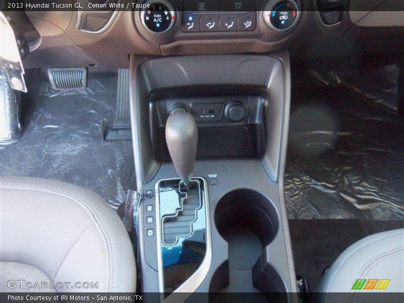 Cotton White / Taupe 2013 Hyundai Tucson GL