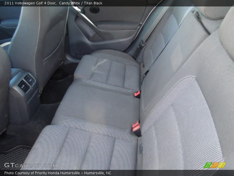 Candy White / Titan Black 2011 Volkswagen Golf 4 Door