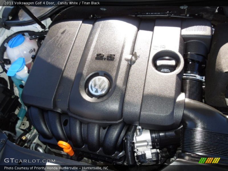 Candy White / Titan Black 2011 Volkswagen Golf 4 Door