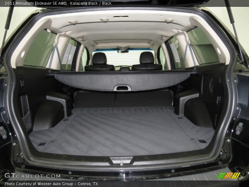  2011 Endeavor SE AWD Trunk