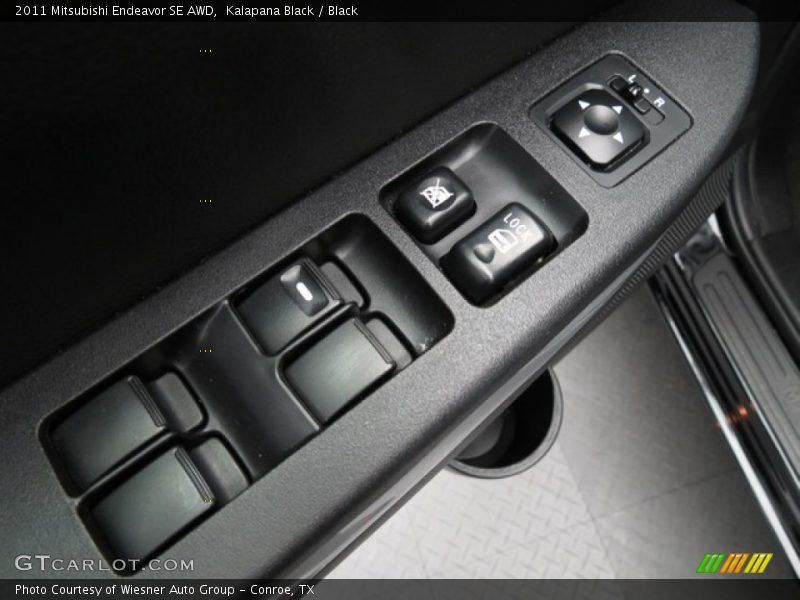 Controls of 2011 Endeavor SE AWD