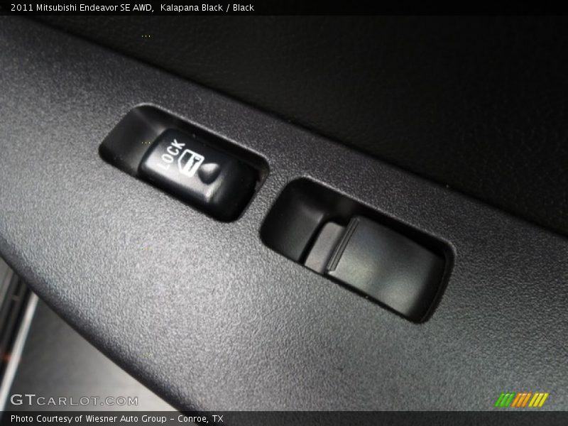Kalapana Black / Black 2011 Mitsubishi Endeavor SE AWD