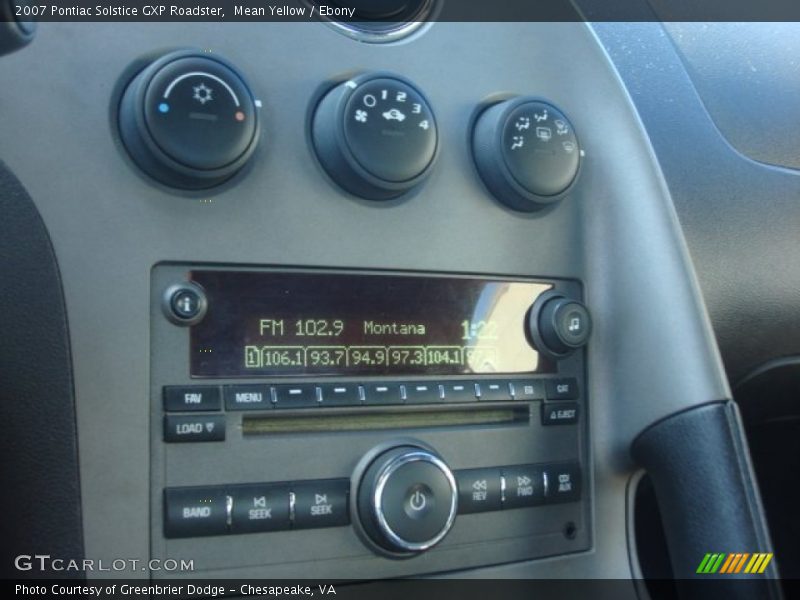 Controls of 2007 Solstice GXP Roadster