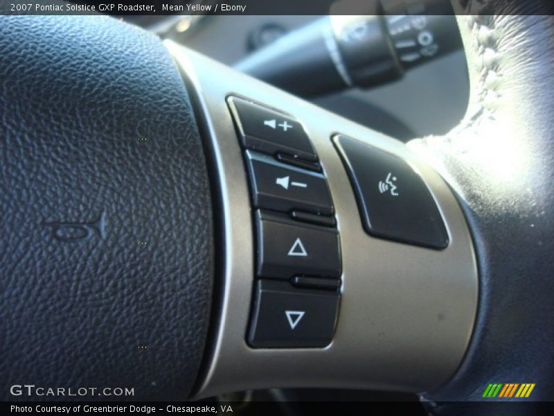 Controls of 2007 Solstice GXP Roadster