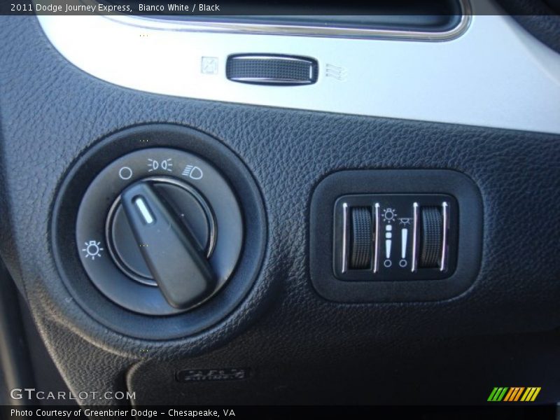 Bianco White / Black 2011 Dodge Journey Express