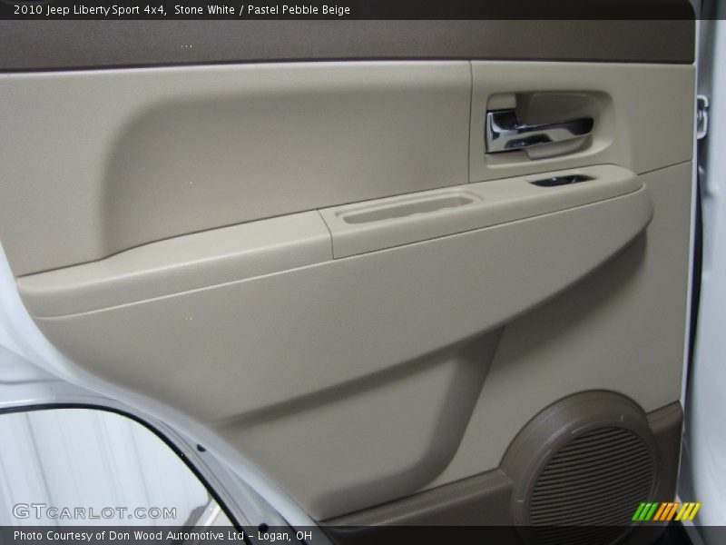 Stone White / Pastel Pebble Beige 2010 Jeep Liberty Sport 4x4