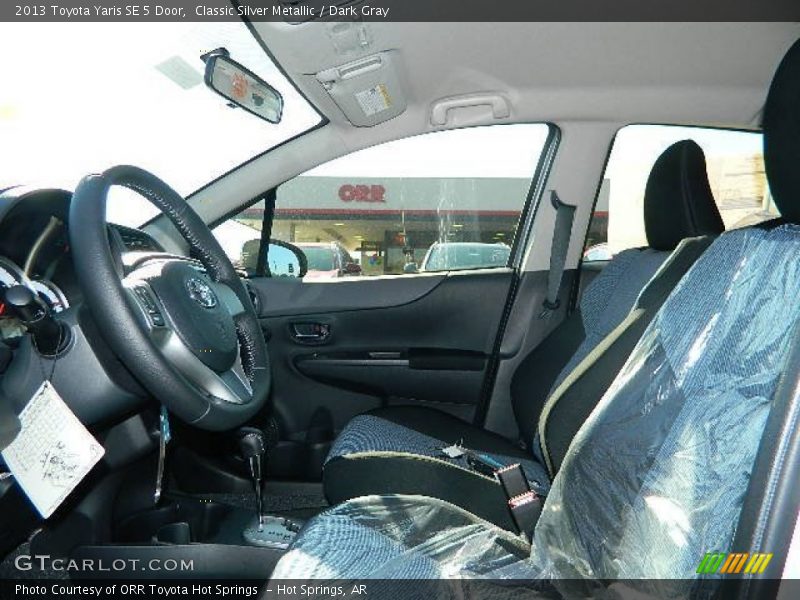 Classic Silver Metallic / Dark Gray 2013 Toyota Yaris SE 5 Door