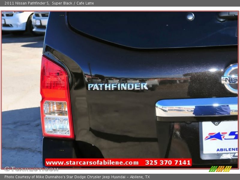 Super Black / Cafe Latte 2011 Nissan Pathfinder S