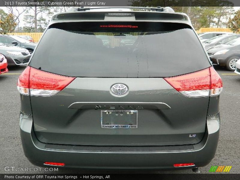 Cypress Green Pearl / Light Gray 2013 Toyota Sienna LE