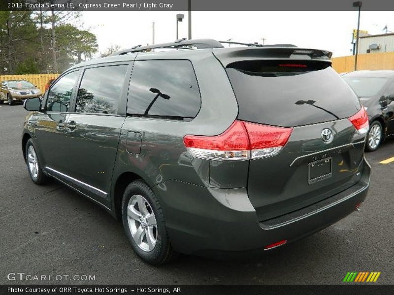 Cypress Green Pearl / Light Gray 2013 Toyota Sienna LE