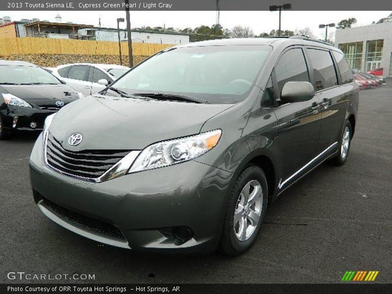 Cypress Green Pearl / Light Gray 2013 Toyota Sienna LE