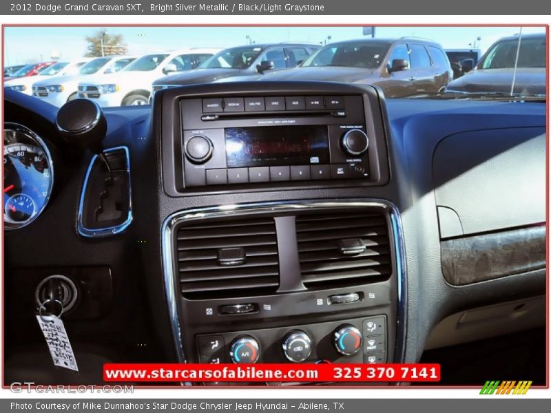 Bright Silver Metallic / Black/Light Graystone 2012 Dodge Grand Caravan SXT