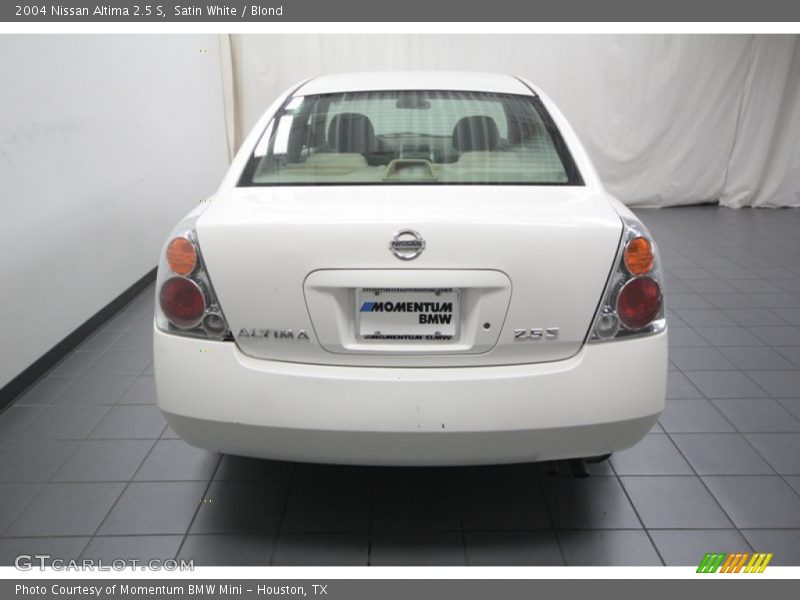 Satin White / Blond 2004 Nissan Altima 2.5 S