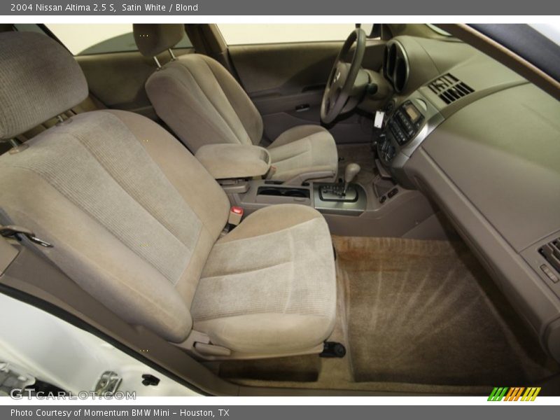 Satin White / Blond 2004 Nissan Altima 2.5 S