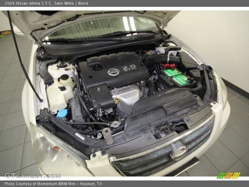 Satin White / Blond 2004 Nissan Altima 2.5 S