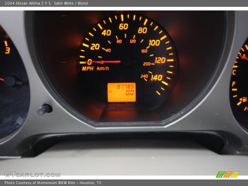 Satin White / Blond 2004 Nissan Altima 2.5 S