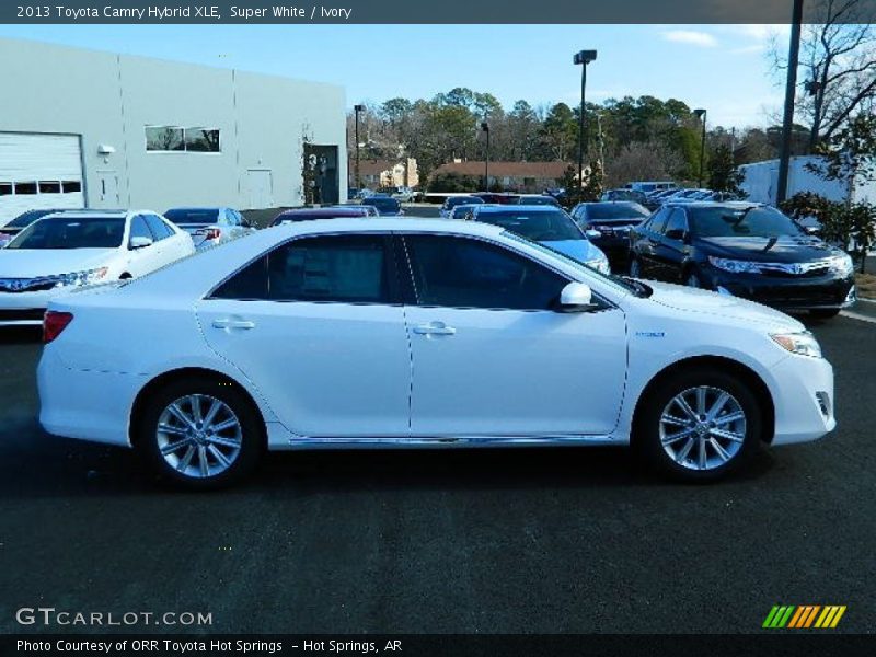 Super White / Ivory 2013 Toyota Camry Hybrid XLE