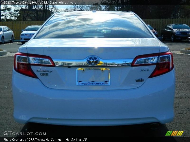 Super White / Ivory 2013 Toyota Camry Hybrid XLE