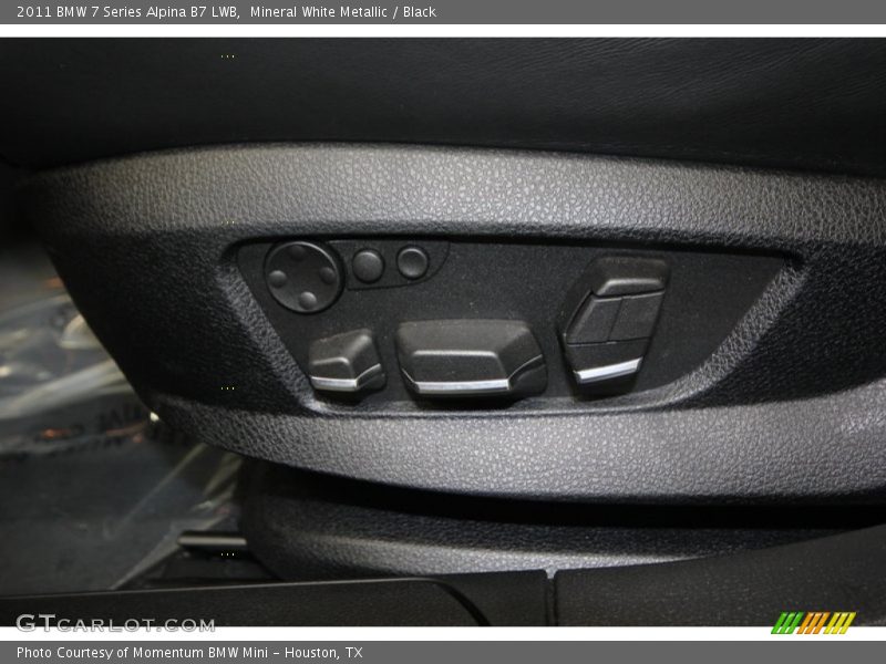 Controls of 2011 7 Series Alpina B7 LWB