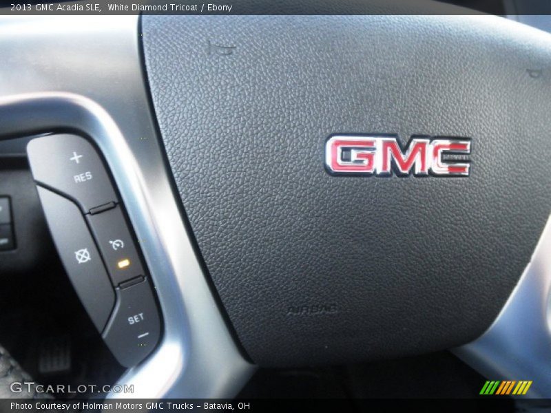 White Diamond Tricoat / Ebony 2013 GMC Acadia SLE