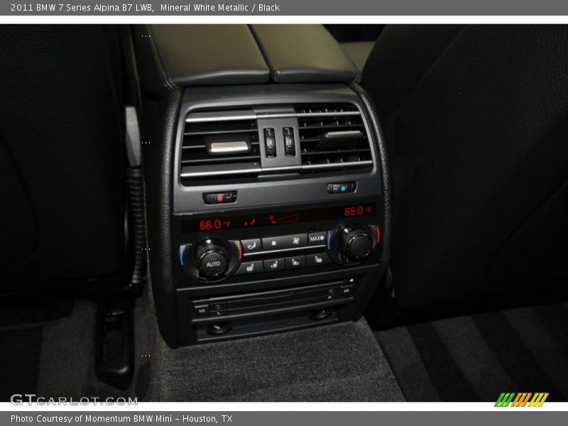 Controls of 2011 7 Series Alpina B7 LWB