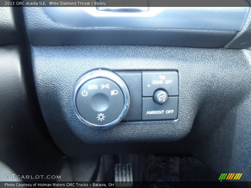 White Diamond Tricoat / Ebony 2013 GMC Acadia SLE