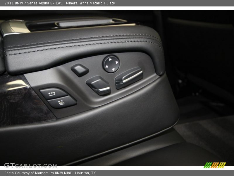 Controls of 2011 7 Series Alpina B7 LWB