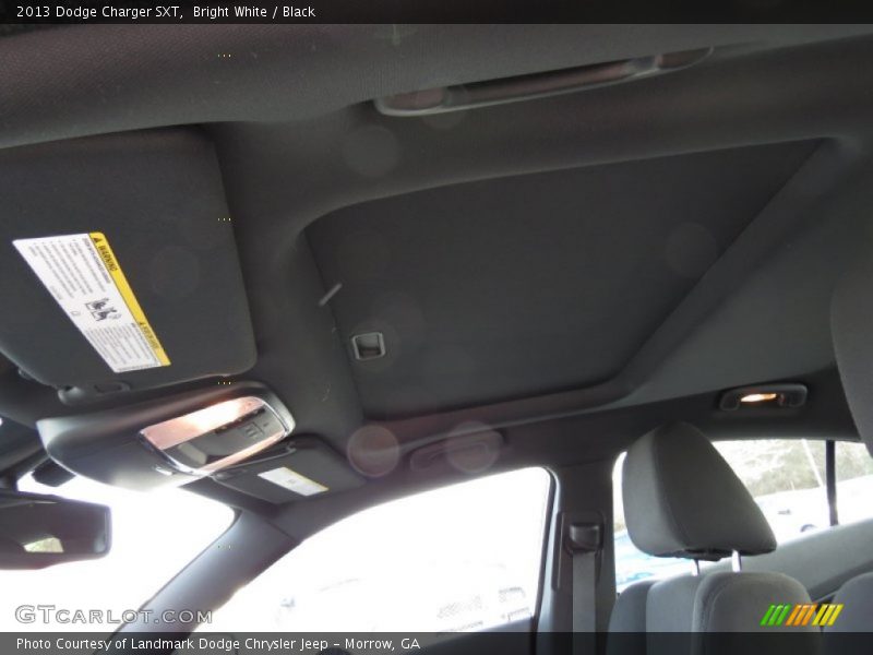 Bright White / Black 2013 Dodge Charger SXT