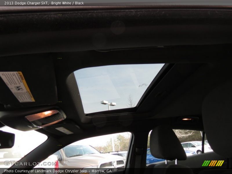 Bright White / Black 2013 Dodge Charger SXT