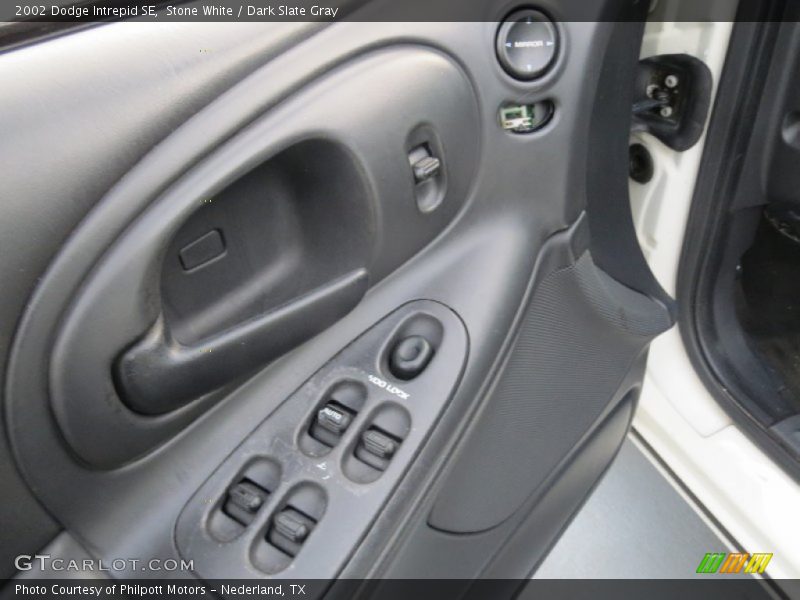 Stone White / Dark Slate Gray 2002 Dodge Intrepid SE