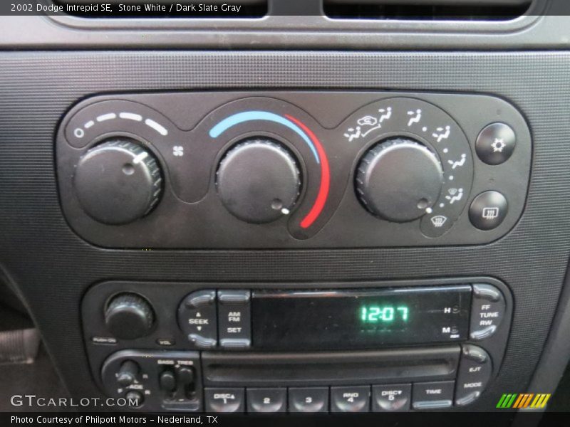 Stone White / Dark Slate Gray 2002 Dodge Intrepid SE