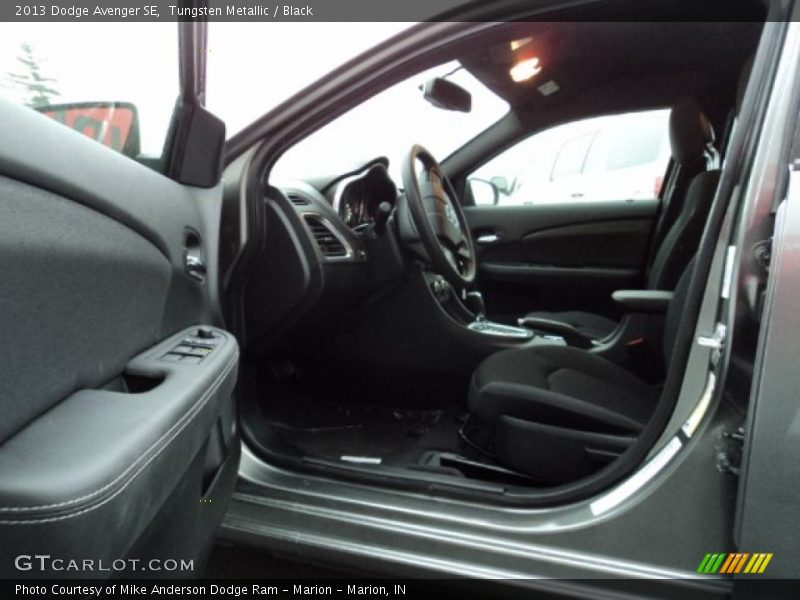 Tungsten Metallic / Black 2013 Dodge Avenger SE