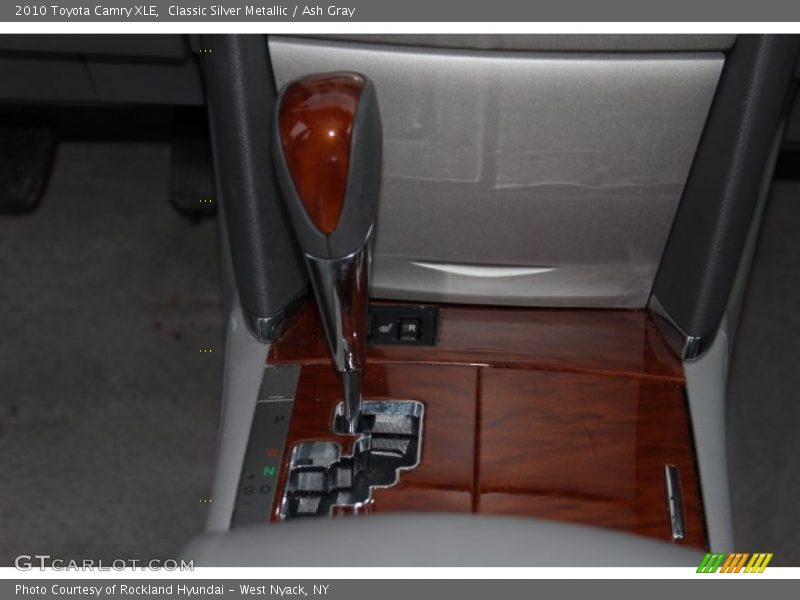 Classic Silver Metallic / Ash Gray 2010 Toyota Camry XLE