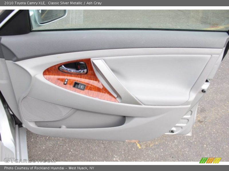 Classic Silver Metallic / Ash Gray 2010 Toyota Camry XLE