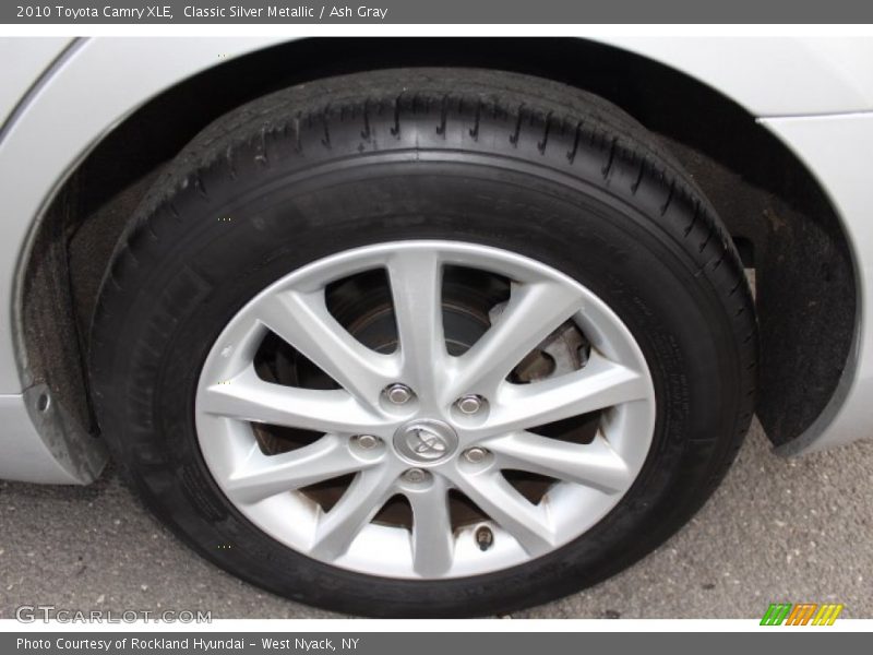 Classic Silver Metallic / Ash Gray 2010 Toyota Camry XLE