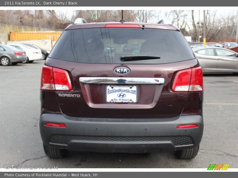 Dark Cherry / Black 2011 Kia Sorento LX