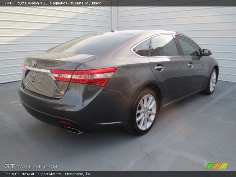 Magnetic Gray Metallic / Black 2013 Toyota Avalon XLE