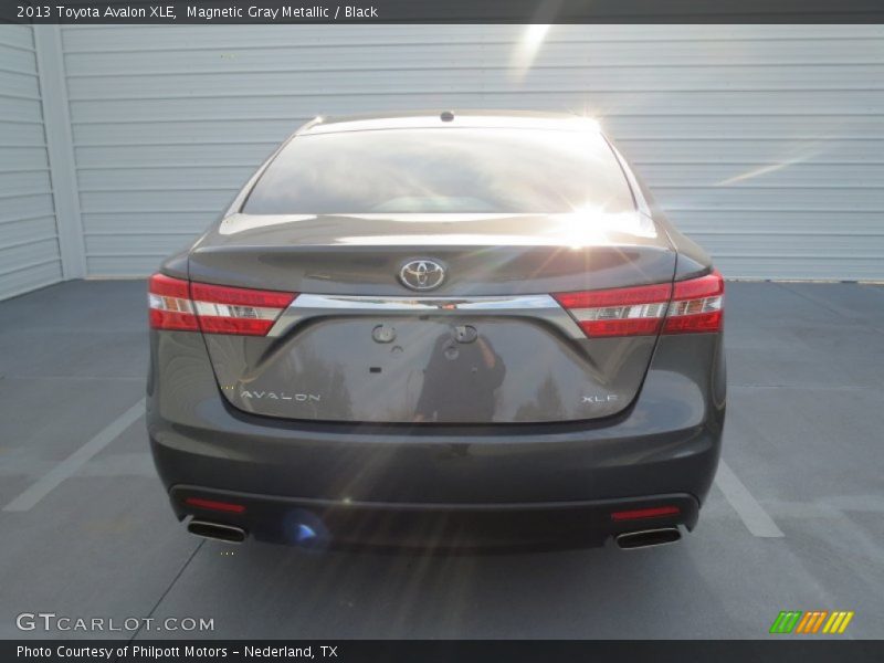 Magnetic Gray Metallic / Black 2013 Toyota Avalon XLE