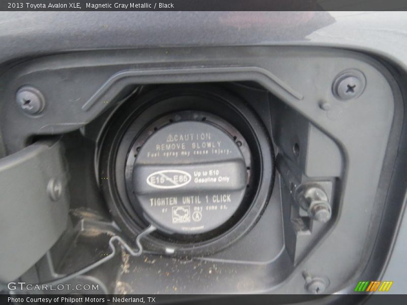 Magnetic Gray Metallic / Black 2013 Toyota Avalon XLE