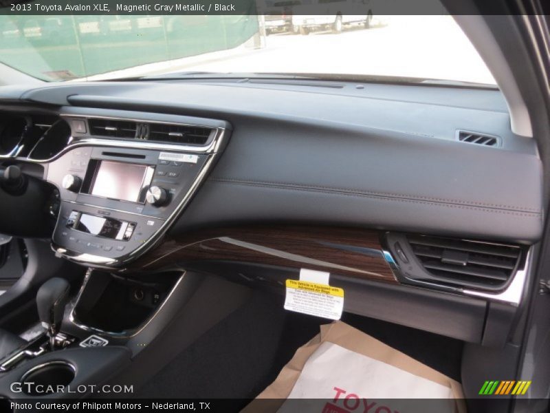 Magnetic Gray Metallic / Black 2013 Toyota Avalon XLE