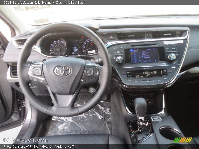 Dashboard of 2013 Avalon XLE