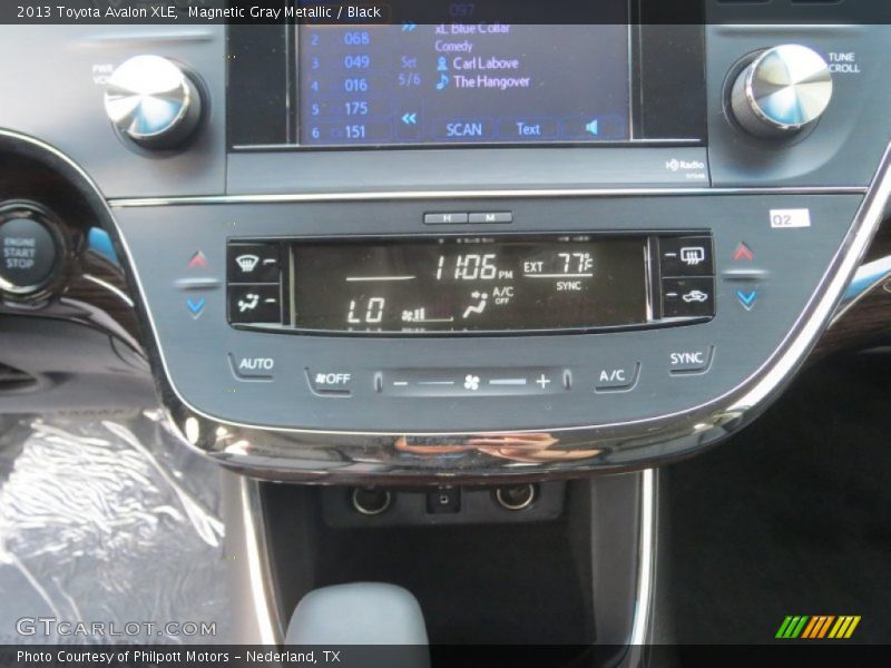 Magnetic Gray Metallic / Black 2013 Toyota Avalon XLE