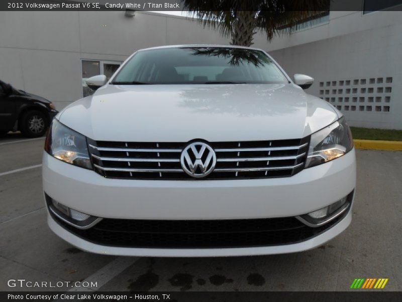 Candy White / Titan Black 2012 Volkswagen Passat V6 SE