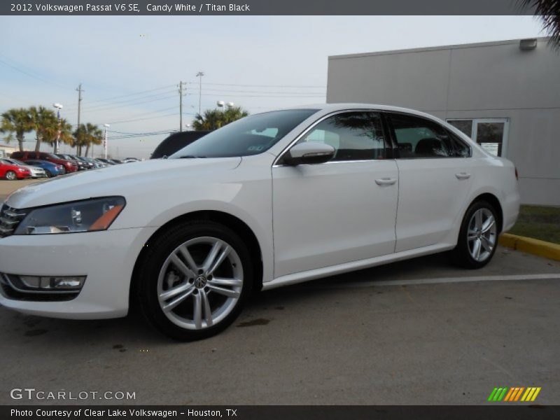 Candy White / Titan Black 2012 Volkswagen Passat V6 SE